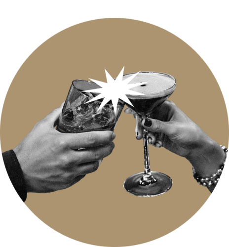 Stilisierte Hände halten Cocktailglas vor rundem beigem Hintergrund in der Hand in der Mitte symbolisiert ein weißer Stern das gemeinsame Anstoßen
